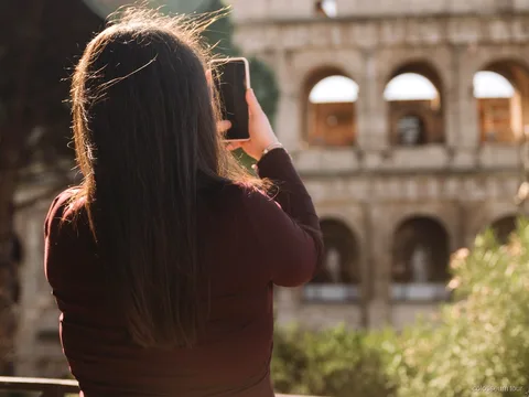 Gruppe på Colosseum arenagulv-turen med Romerske Forum og Palatinerhøjen