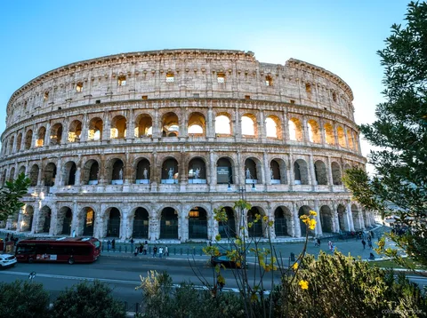 Tour premium del Hypogeum subterráneo del Coliseo con guía con licencia